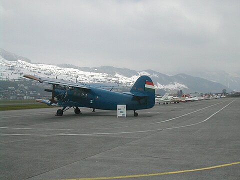Die eingetroffenen Flugzeuge in Buochs.