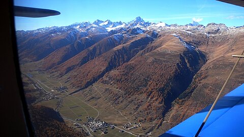 Obergoms mit altem Militärflugplatz Ulrichen.