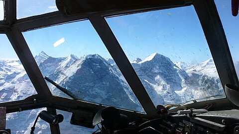 Wir nähern uns Eiger, Mönch und Jungfrau.