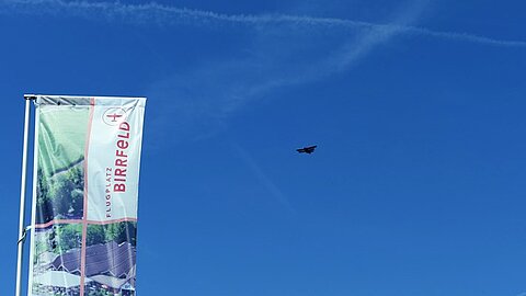 Über dem Birrfeld.