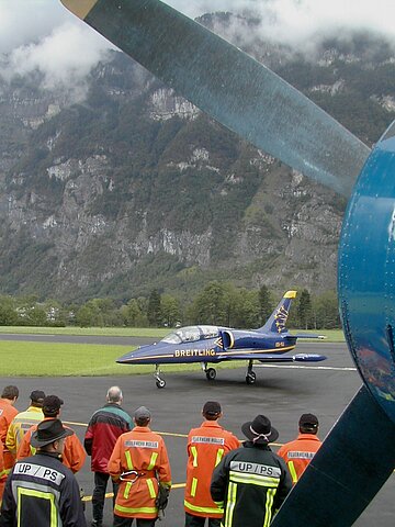 Breitling Kunstflugteam mit Let 34.