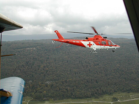 Begegnung mit Rega Heli am Jura.