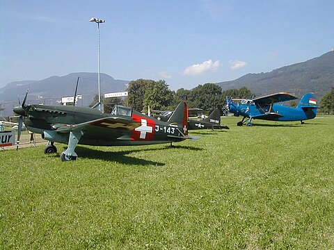 Im Krieg waren Morane auf solchen inmprovisierten Flugplätzen anzutreffen.