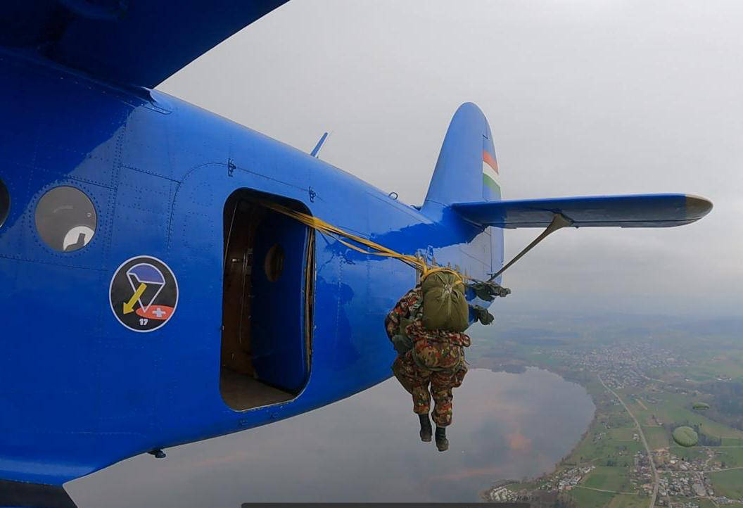 Neueröffnung Militärmuseum Meisterschwanden mit Absprung Fl.Grenadier Kp.17 am 28.2.2026